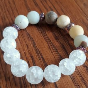 Handmade gemstone bracelet with amazonite and quartz